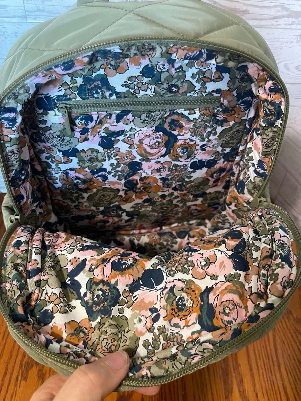 Vera Bradley UltraLight Compact Backpack in - Picture 4 of 9